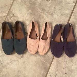 3 pairs of TOMS shoes